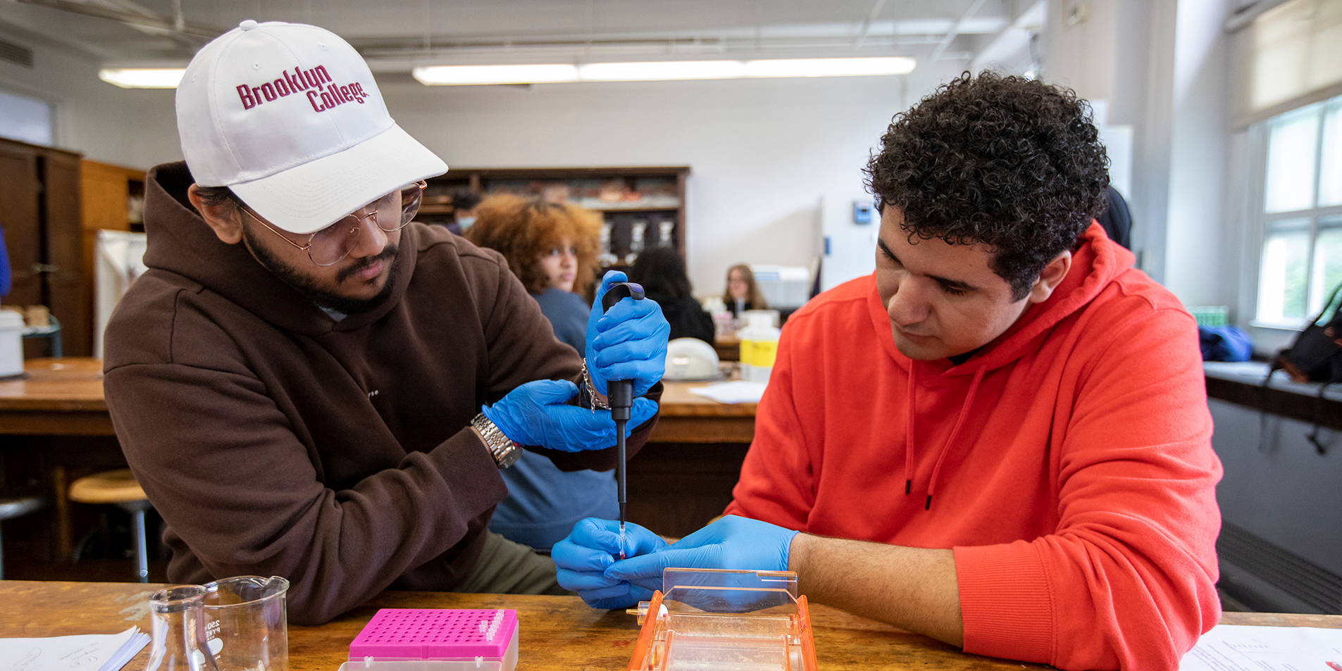 students in a chemistry class/lab